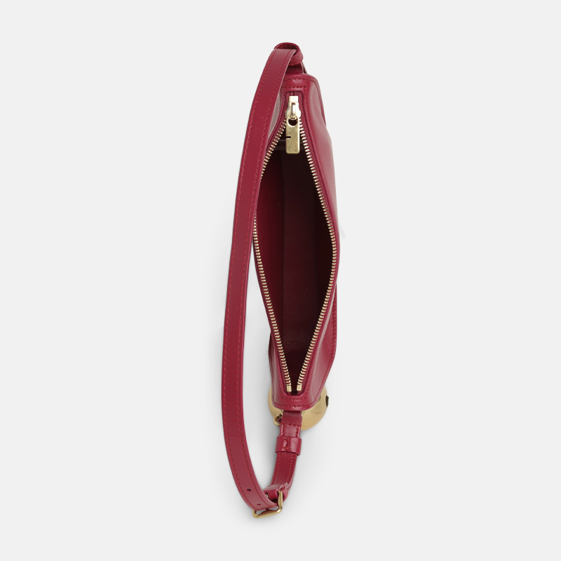 Superfleamarket_Toni_Garrn_bag_Burberry_shield_small_ripple_Bordeaux_gold_ball_dangle_shop(4).jpg