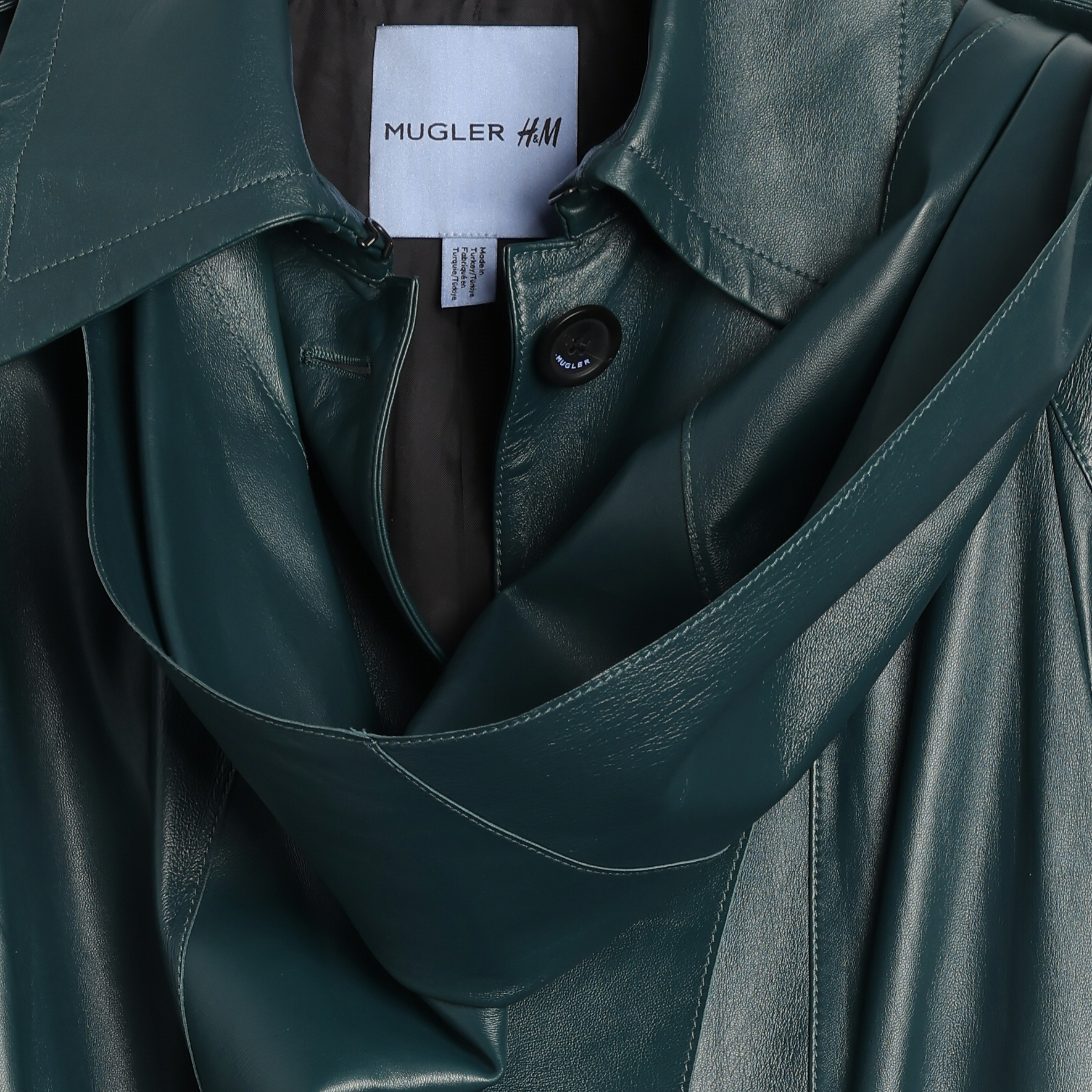 Superfleamarket_Toni_Garrn_clothes_MuglerXHM_collaboration_mugler_hm_limited_outerwear_coat_oversized_green_scarf_shop(3).jpg