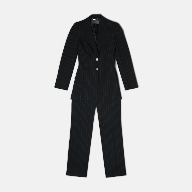 Superfleamarket_Toni_Garrn_clothes_Alberta-Ferretti_suit_twopiece_blazer_pants_pinstripe_blue_shop(1)